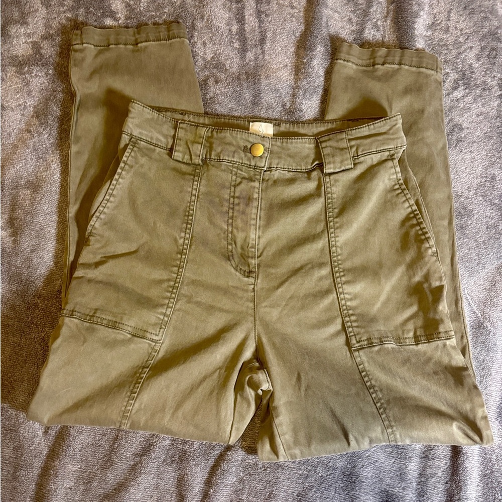 Joie Olive Green Trousers with hem line along the middle of the leg